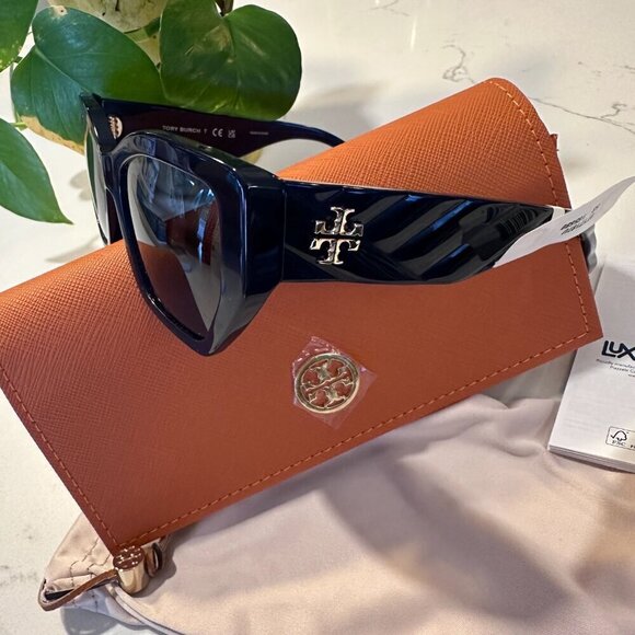 NWT! NEW! Tory Burch Kira Oversized Geometric Sunglasses -Tran Navy /Dark Blue - Picture 6 of 8